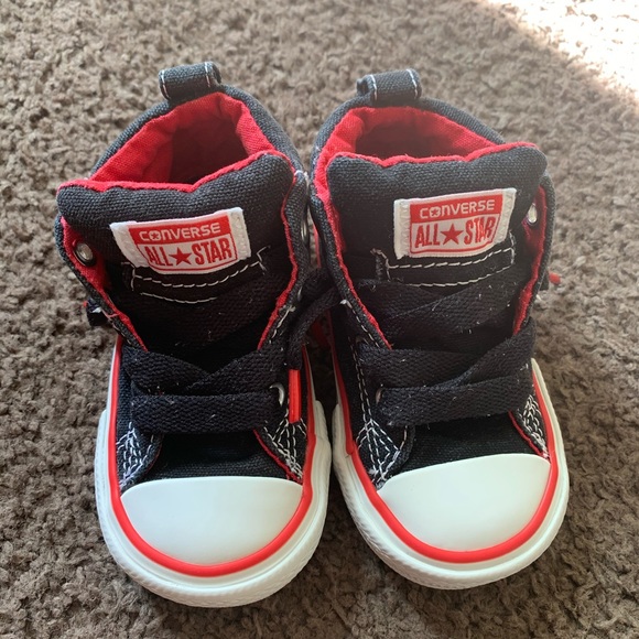 Converse shoes size 5 - Picture 2 of 7